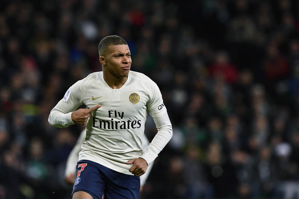 刚刚，美国发动空袭！委内瑞拉进入国家紧急状态